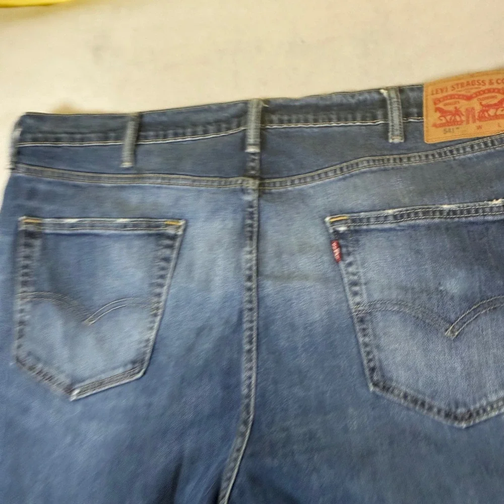 Levis 541 Athletic Taper Mens Blue Denim Jeans 44x32 Medium‎ Wash 18757-0002